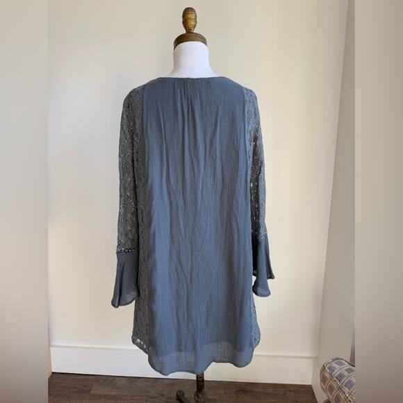 ENTRO BLUE BELL SLEEVE LACE BUTTON FRONT MINI DRESS MEDIUM - Picture 3 of 6